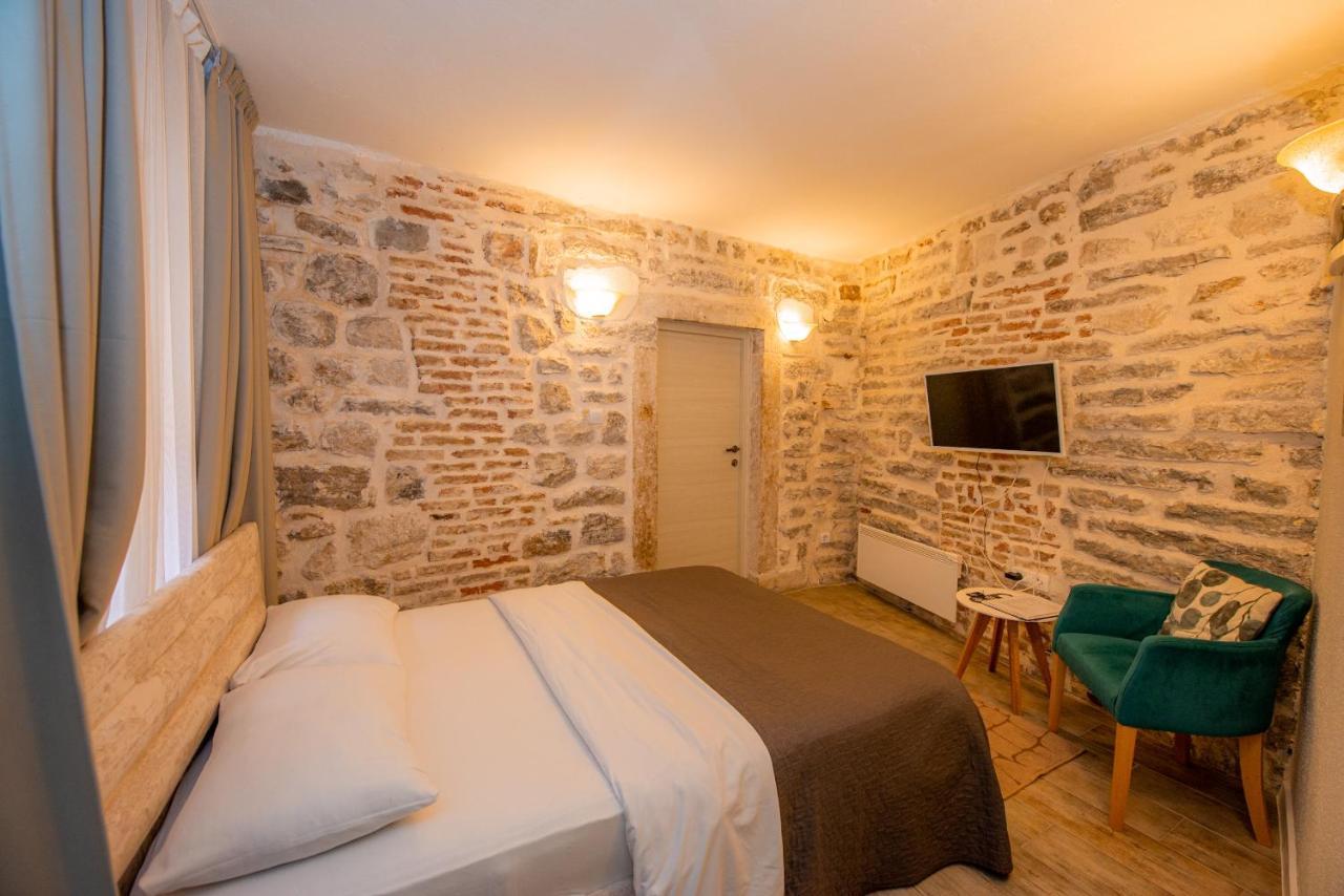 Antika Guesthouse コトル エクステリア 写真