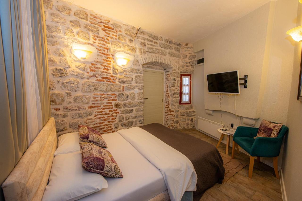 Antika Guesthouse コトル エクステリア 写真