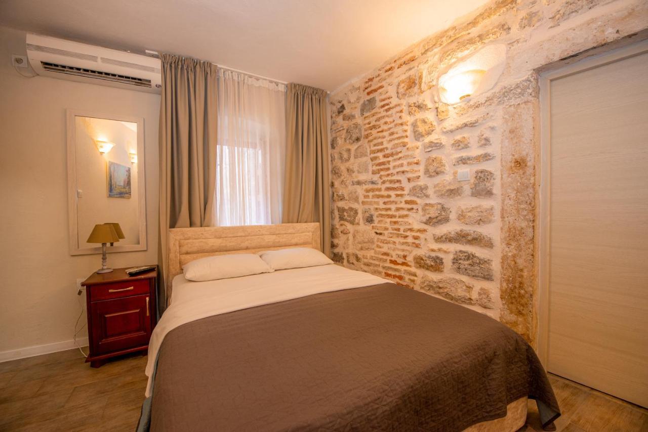 Antika Guesthouse コトル エクステリア 写真