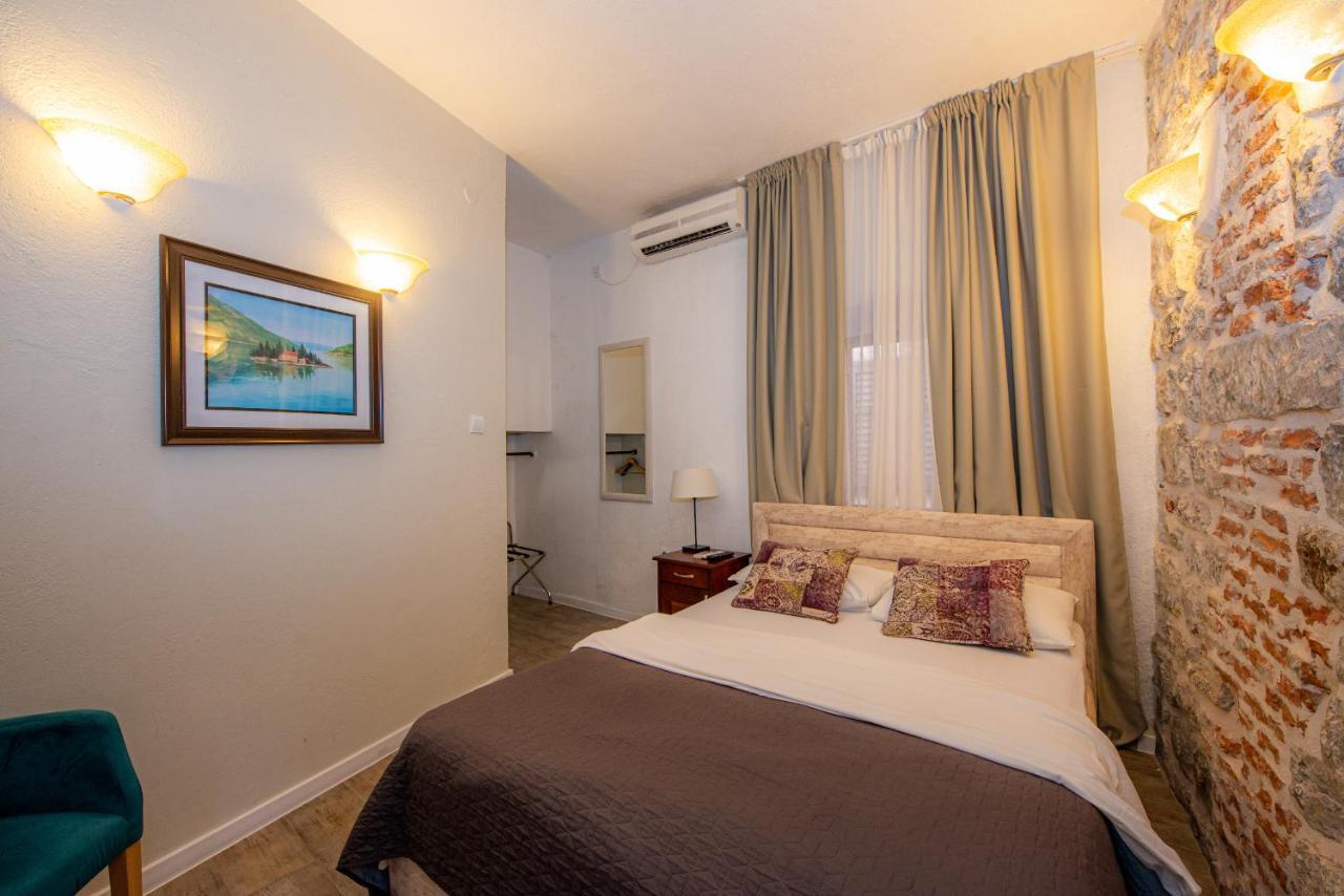 Antika Guesthouse コトル エクステリア 写真