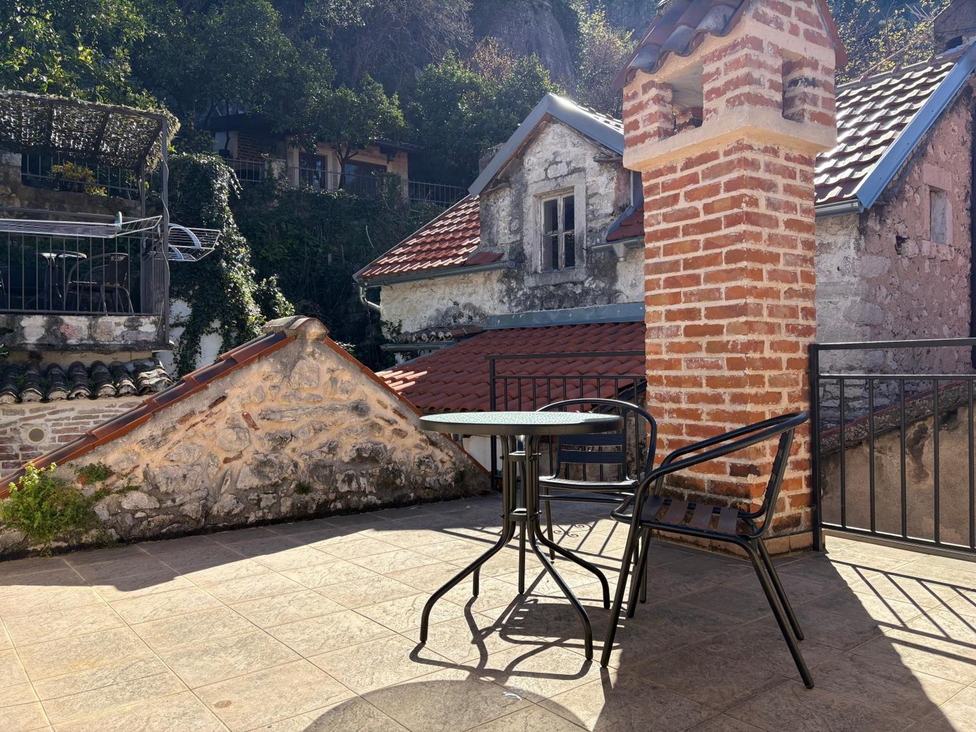 Antika Guesthouse コトル エクステリア 写真