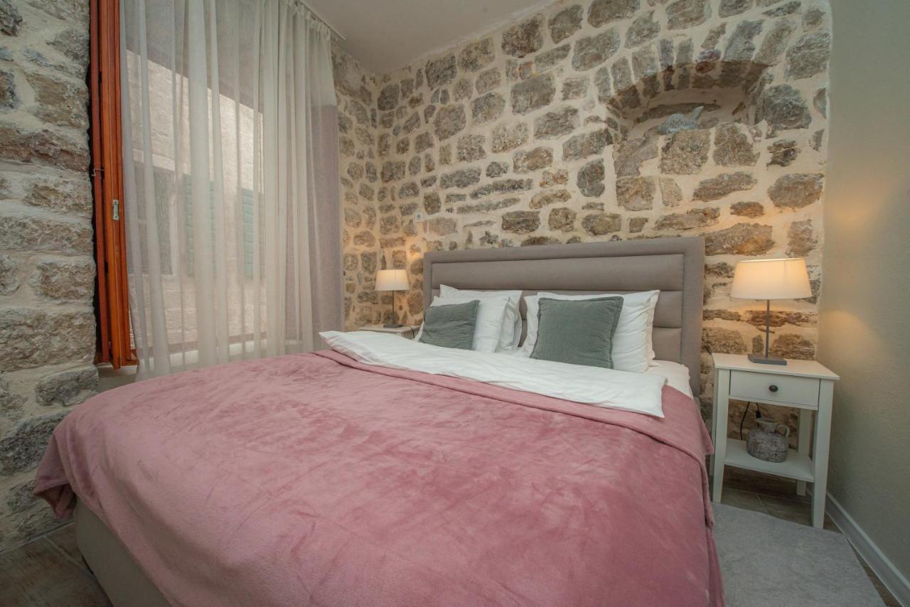 Antika Guesthouse コトル エクステリア 写真