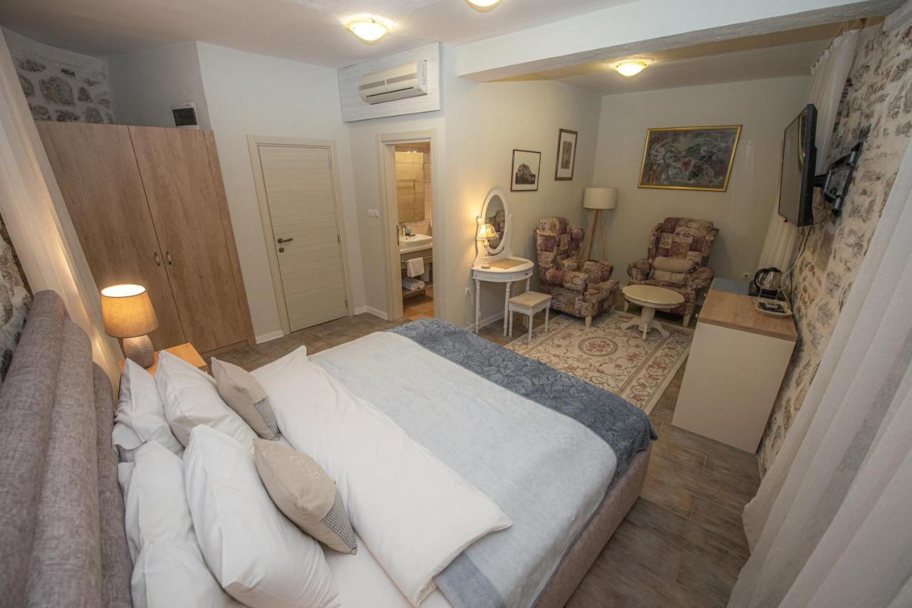 Antika Guesthouse コトル エクステリア 写真
