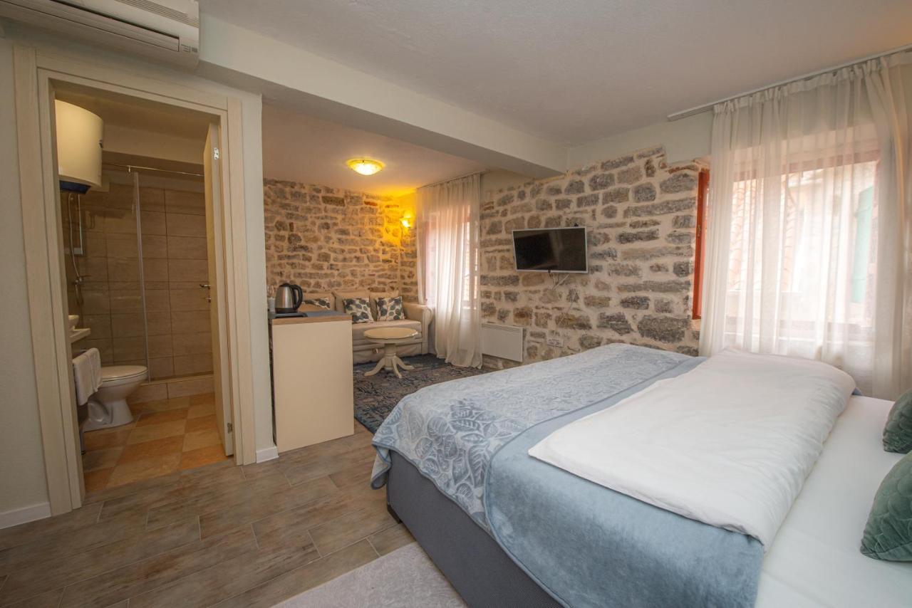 Antika Guesthouse コトル エクステリア 写真