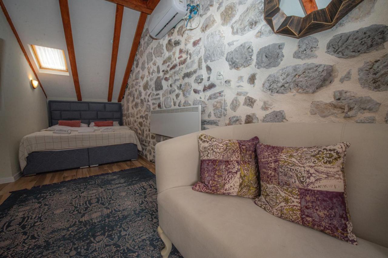 Antika Guesthouse コトル エクステリア 写真
