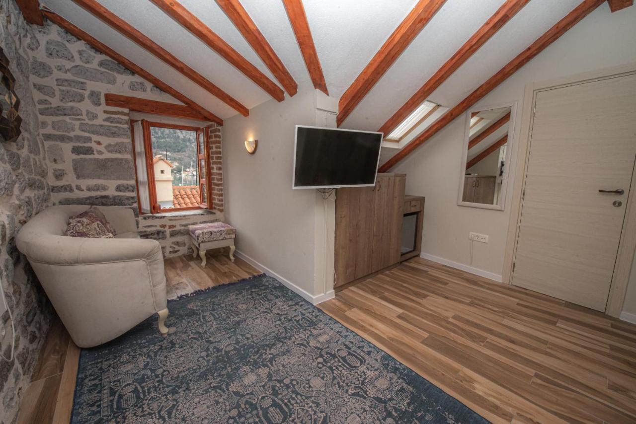 Antika Guesthouse コトル エクステリア 写真