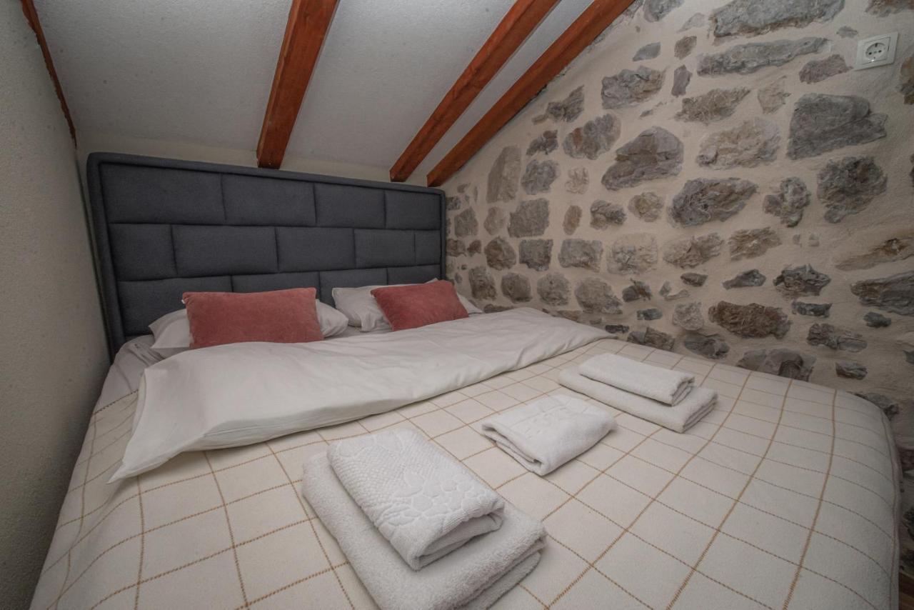 Antika Guesthouse コトル エクステリア 写真